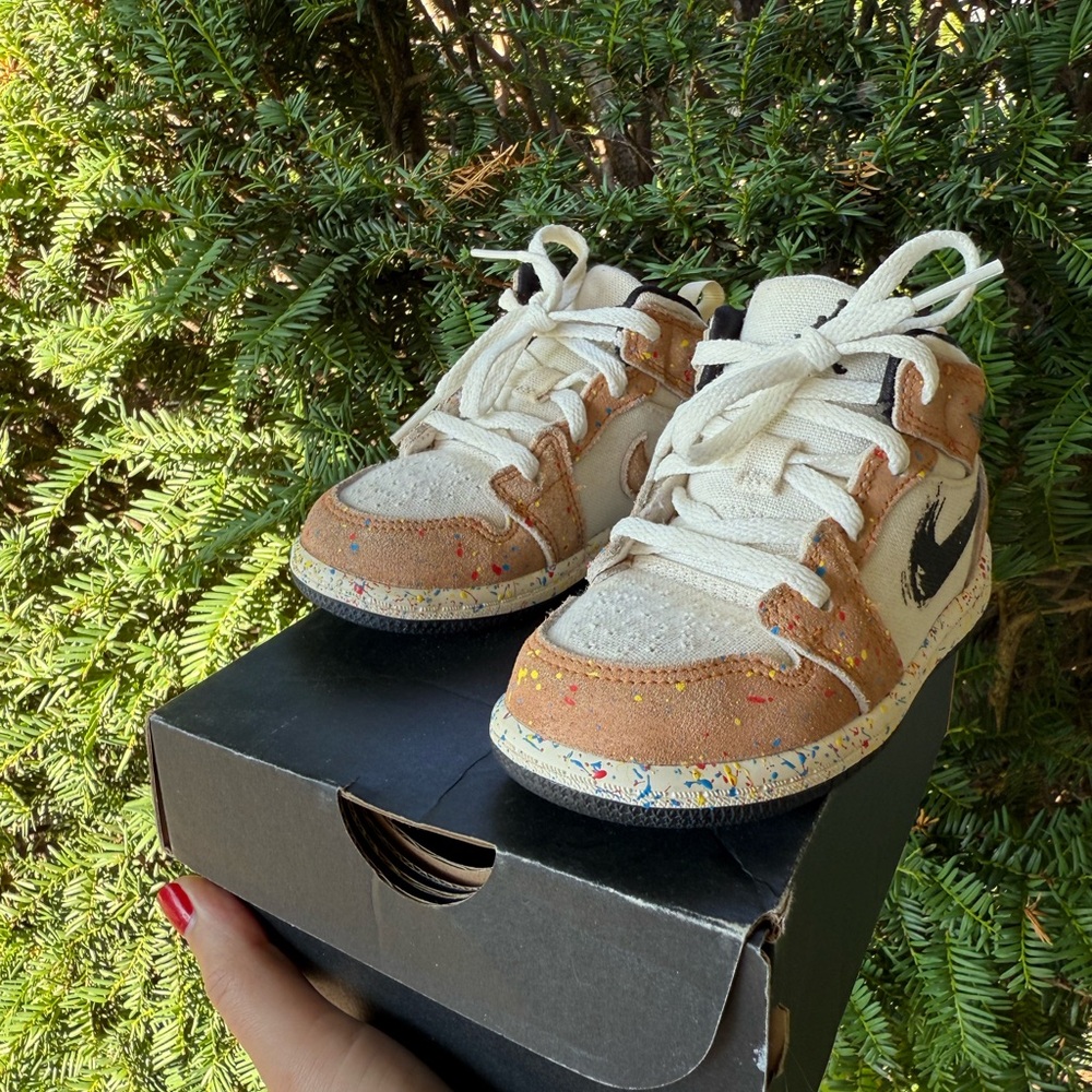 Jordan mids - Picture 2 of 14